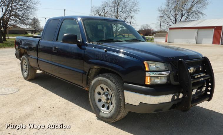 image for item DC0436 2005 Chevrolet Silverado 1500 Ext. Cab pickup truck