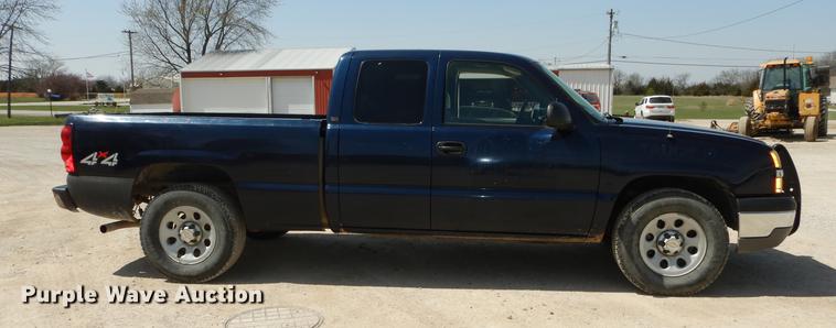 image for item DC0436 2005 Chevrolet Silverado 1500 Ext. Cab pickup truck