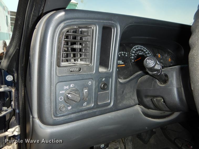 image for item DC0436 2005 Chevrolet Silverado 1500 Ext. Cab pickup truck