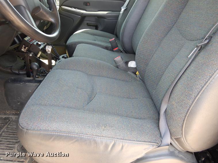 image for item DC0436 2005 Chevrolet Silverado 1500 Ext. Cab pickup truck