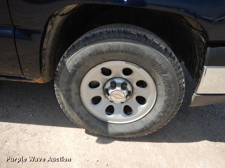 image for item DC0436 2005 Chevrolet Silverado 1500 Ext. Cab pickup truck