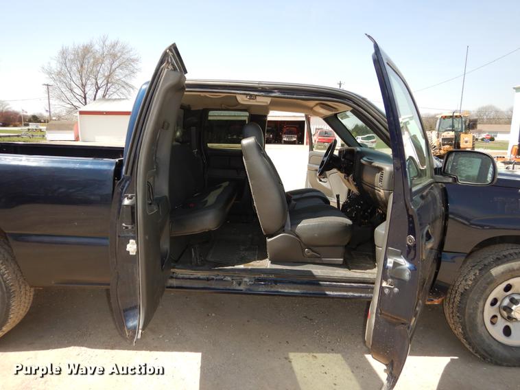 image for item DC0436 2005 Chevrolet Silverado 1500 Ext. Cab pickup truck