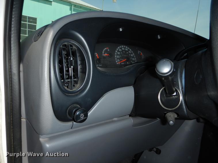 image for item DC0437 2002 Ford Econoline E450 Super Duty ambulance