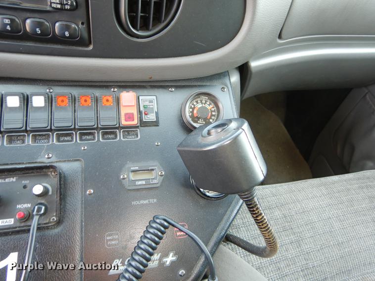 image for item DC0437 2002 Ford Econoline E450 Super Duty ambulance