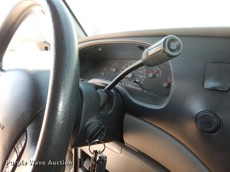 image for item DC0437 2002 Ford Econoline E450 Super Duty ambulance