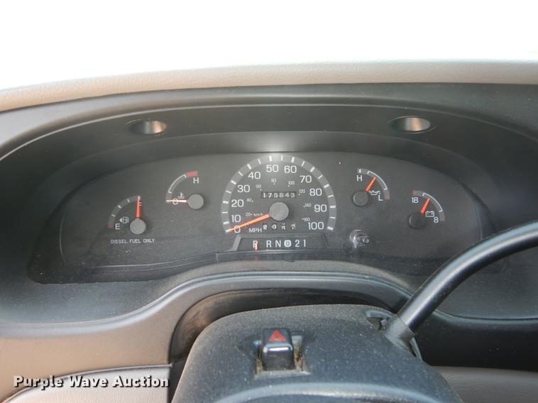 image for item DC0437 2002 Ford Econoline E450 Super Duty ambulance