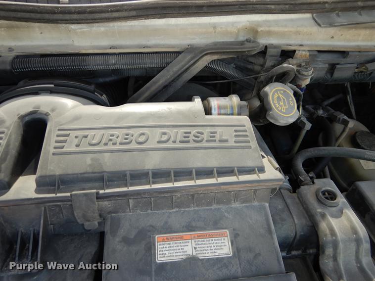 image for item DC0437 2002 Ford Econoline E450 Super Duty ambulance