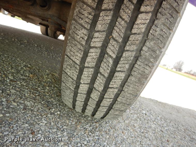 image for item DC0437 2002 Ford Econoline E450 Super Duty ambulance