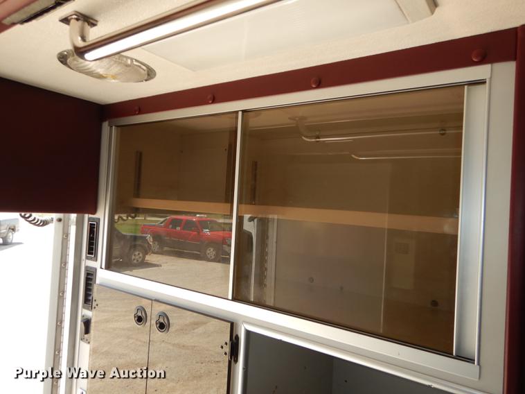 image for item DC0437 2002 Ford Econoline E450 Super Duty ambulance