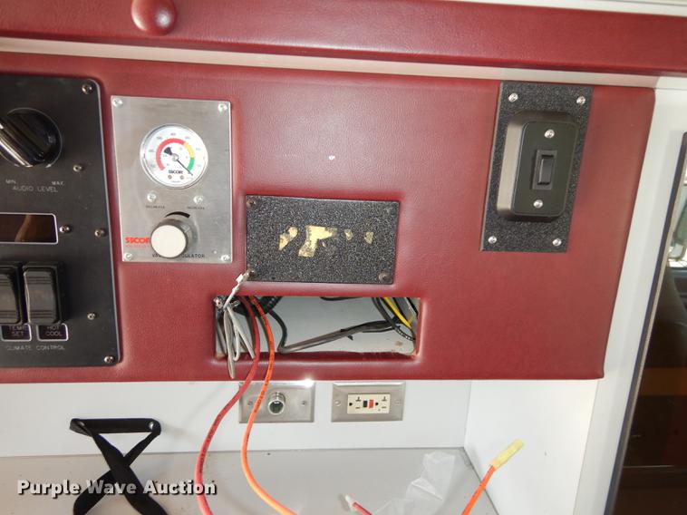 image for item DC0437 2002 Ford Econoline E450 Super Duty ambulance