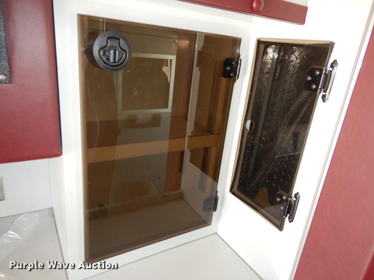 image for item DC0437 2002 Ford Econoline E450 Super Duty ambulance