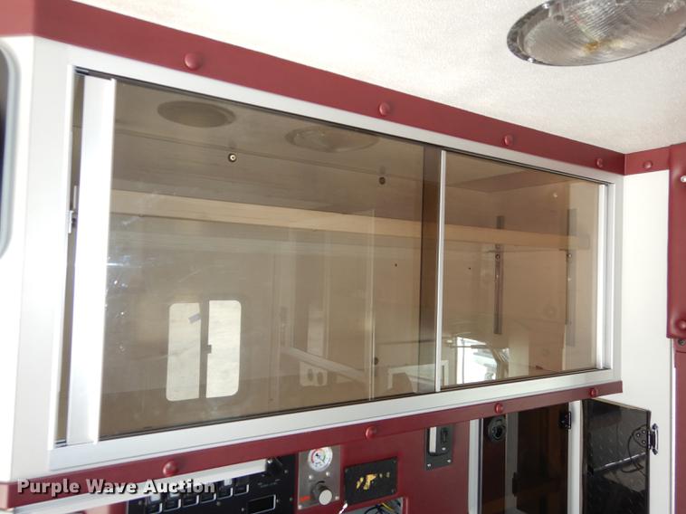 image for item DC0437 2002 Ford Econoline E450 Super Duty ambulance