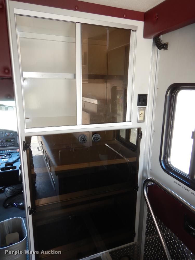 image for item DC0437 2002 Ford Econoline E450 Super Duty ambulance