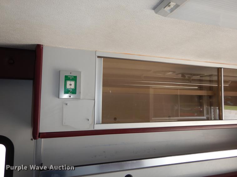 image for item DC0437 2002 Ford Econoline E450 Super Duty ambulance