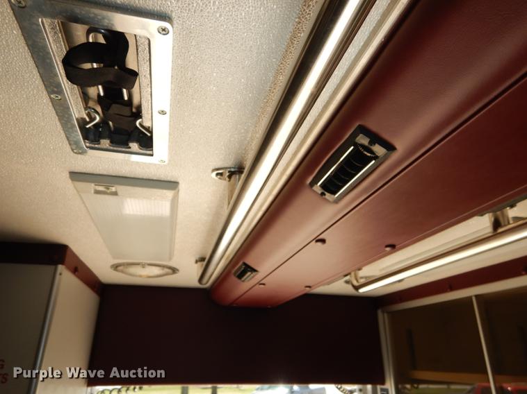 image for item DC0437 2002 Ford Econoline E450 Super Duty ambulance