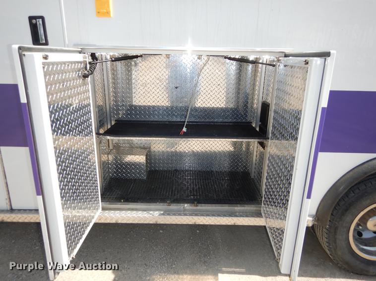 image for item DC0437 2002 Ford Econoline E450 Super Duty ambulance