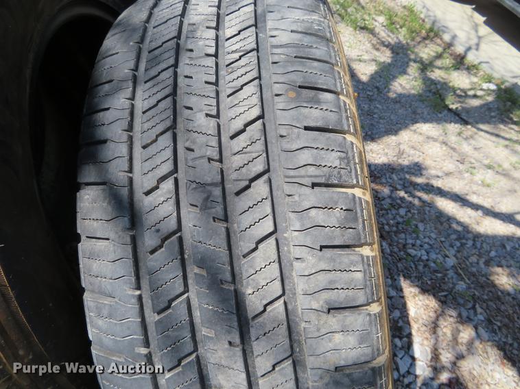 image for item DC0996 (4) Hankook Dynapro HT 275/65R18 tires