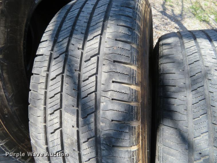 image for item DC0996 (4) Hankook Dynapro HT 275/65R18 tires