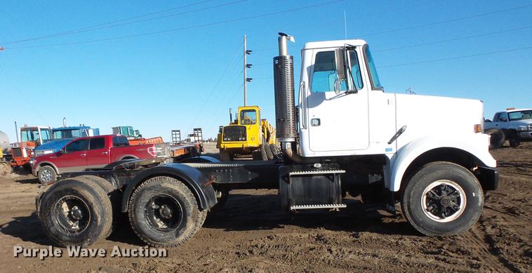 image for item DC1203 1990 Volvo WCM semi truck