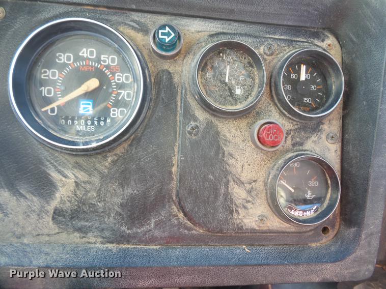 image for item DC1203 1990 Volvo WCM semi truck