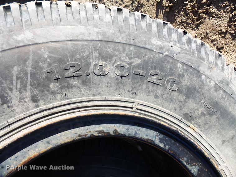 image for item DC1204 1980 Mack RD688 semi truck