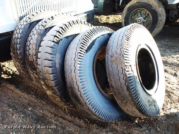 image for item DC1204 1980 Mack RD688 semi truck