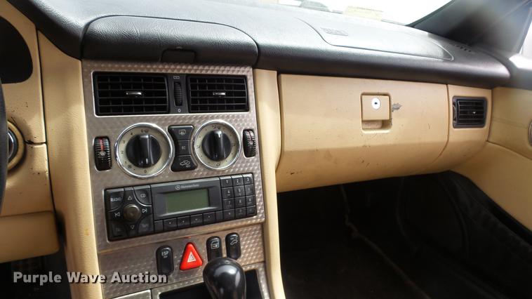 image for item DC3060 2001 Mercedes Benz SLK230 Kompressor convertible