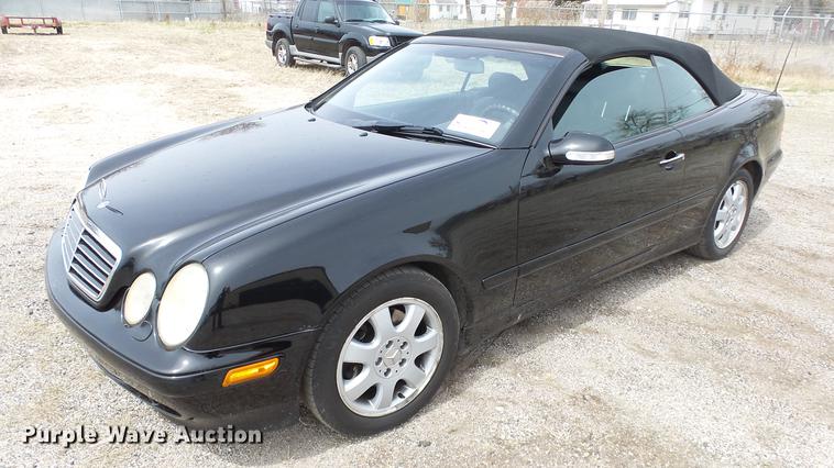 image for item DC3061 2003 Mercedes Benz CLK320 Cabriolet convertible
