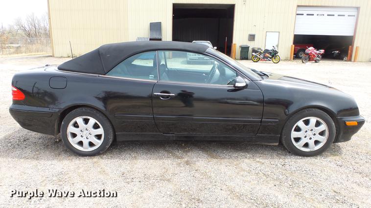 image for item DC3061 2003 Mercedes Benz CLK320 Cabriolet convertible