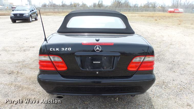 image for item DC3061 2003 Mercedes Benz CLK320 Cabriolet convertible
