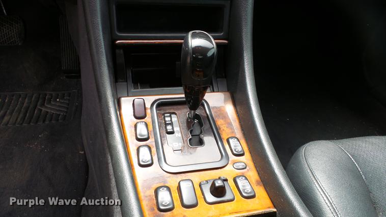 image for item DC3061 2003 Mercedes Benz CLK320 Cabriolet convertible