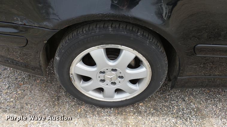 image for item DC3061 2003 Mercedes Benz CLK320 Cabriolet convertible