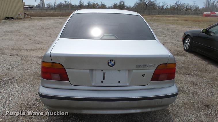 image for item DC3062 2000 BMW 528i