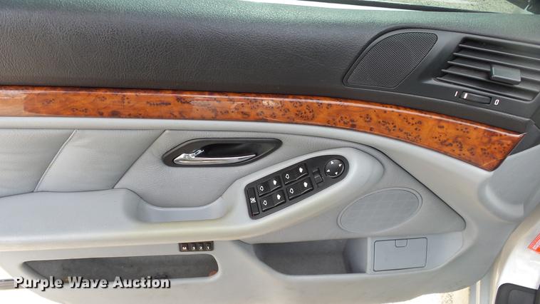 image for item DC3062 2000 BMW 528i