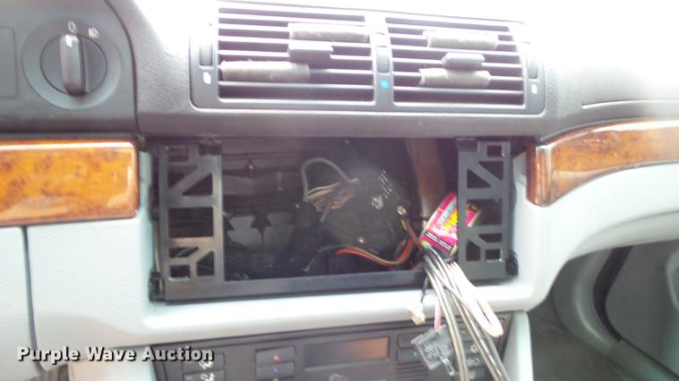 image for item DC3062 2000 BMW 528i