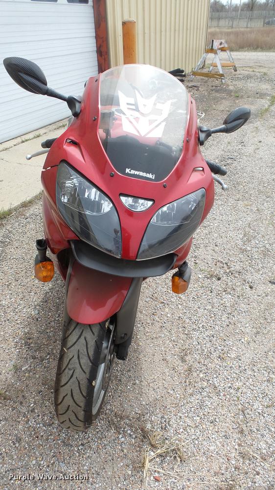 image for item DC3063 2007 Kawasaki ZZR600 motorcycle