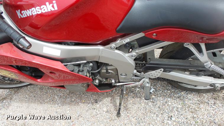 image for item DC3063 2007 Kawasaki ZZR600 motorcycle