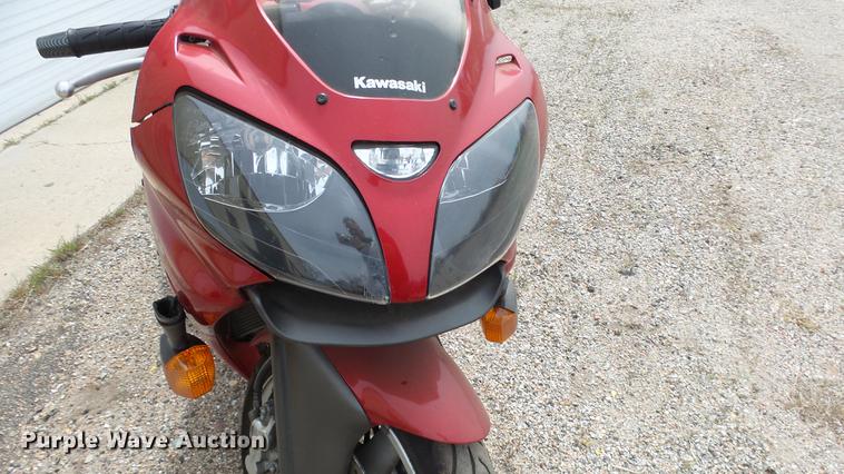 image for item DC3063 2007 Kawasaki ZZR600 motorcycle