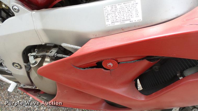 image for item DC3063 2007 Kawasaki ZZR600 motorcycle