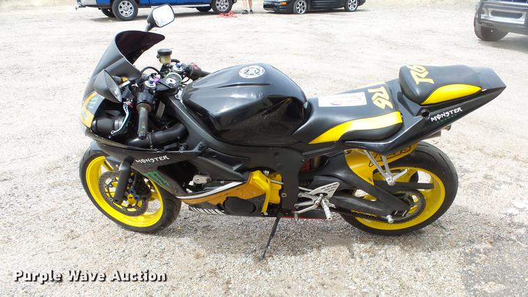 image for item DC3064 2004 Yamaha YZF-R6S/C motorcycle