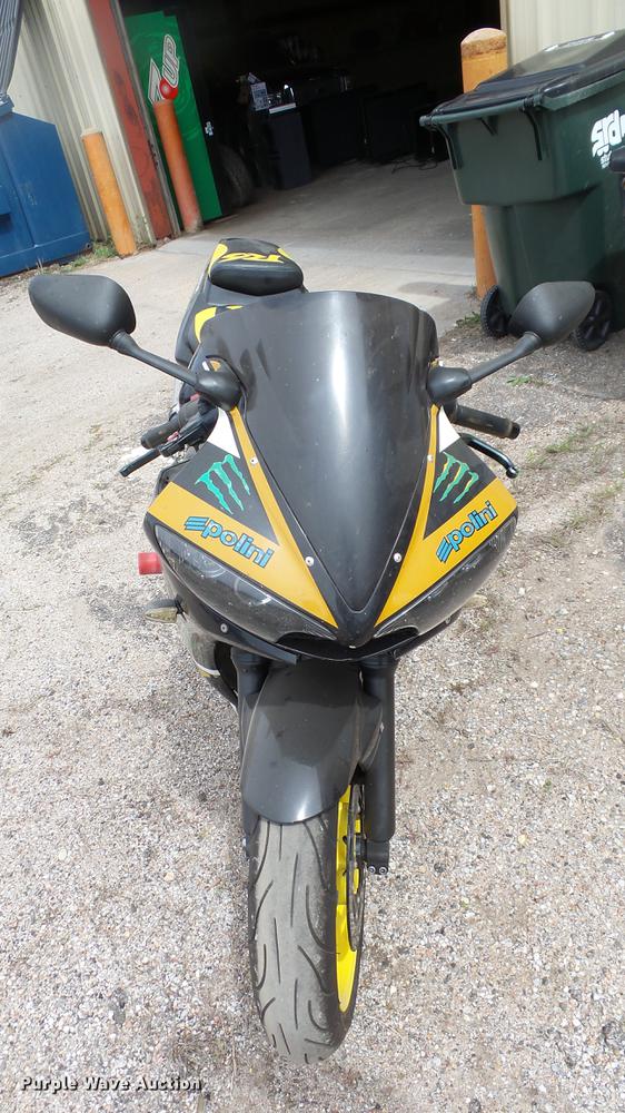 image for item DC3064 2004 Yamaha YZF-R6S/C motorcycle