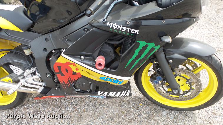 image for item DC3064 2004 Yamaha YZF-R6S/C motorcycle