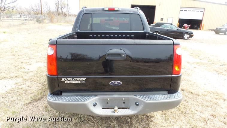 image for item DC3066 2003 Ford Explorer Sport Trac SUV