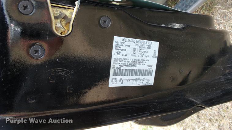 image for item DC3066 2003 Ford Explorer Sport Trac SUV