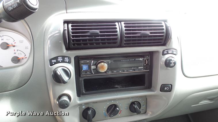 image for item DC3066 2003 Ford Explorer Sport Trac SUV