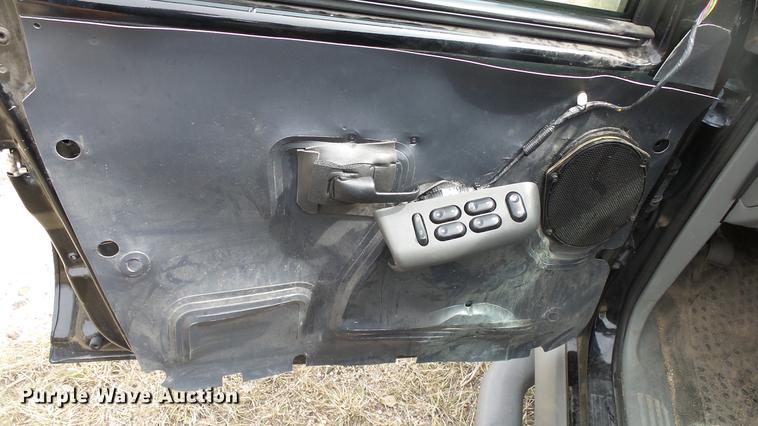 image for item DC3066 2003 Ford Explorer Sport Trac SUV