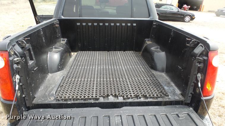 image for item DC3066 2003 Ford Explorer Sport Trac SUV