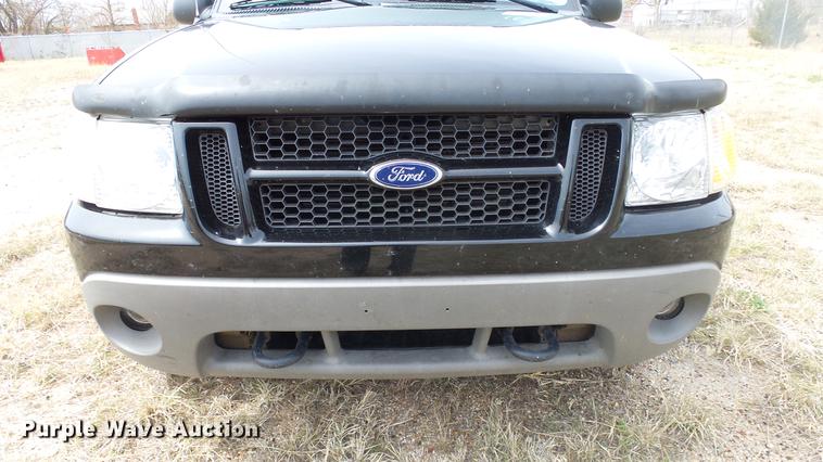 image for item DC3066 2003 Ford Explorer Sport Trac SUV