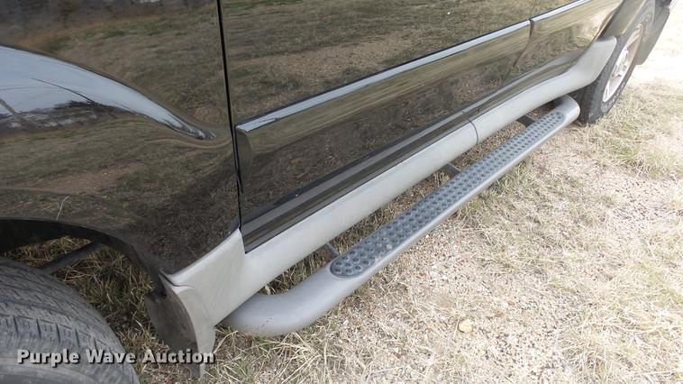 image for item DC3066 2003 Ford Explorer Sport Trac SUV