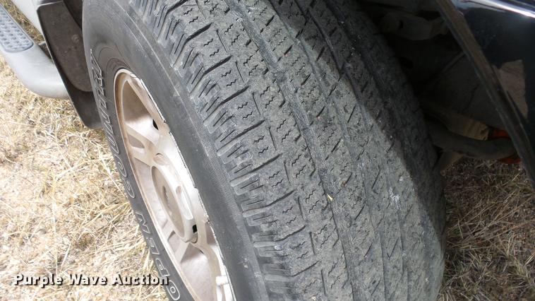 image for item DC3066 2003 Ford Explorer Sport Trac SUV